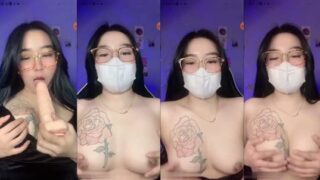 Bokep kak Vira Cewek Bertato Remas Toket