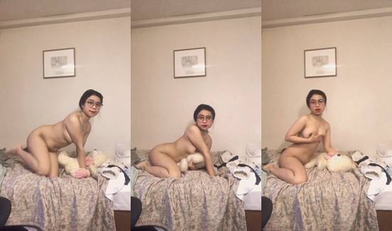Bokep Abg Kacamata Sange Omek Diatas Kasur